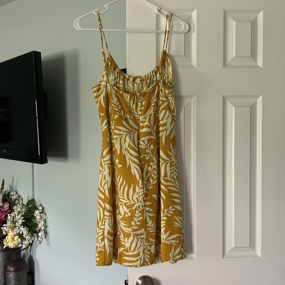 Orange/yellow spaghetti strap short bebop dress. Very cute for summertime - Picture 2 of 2